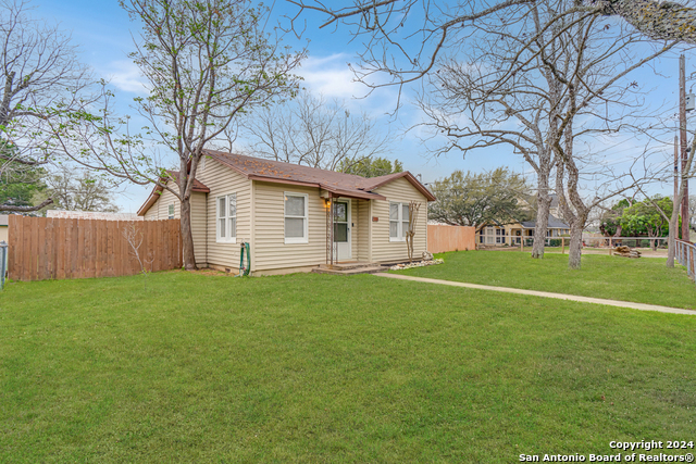 222 Mulberry, La Vernia, Texas image 1