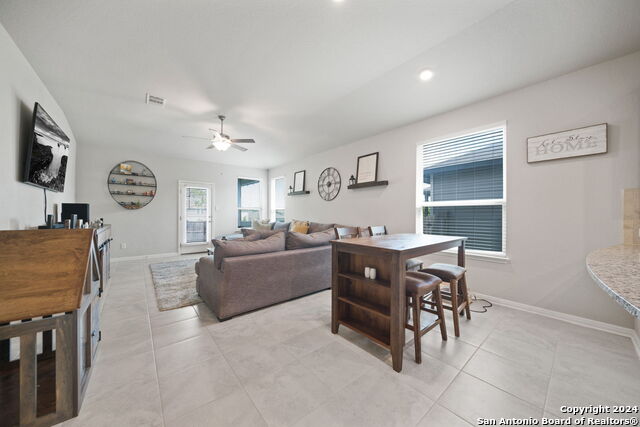 4914 Drovers Path, Saint Hedwig, Texas image 12