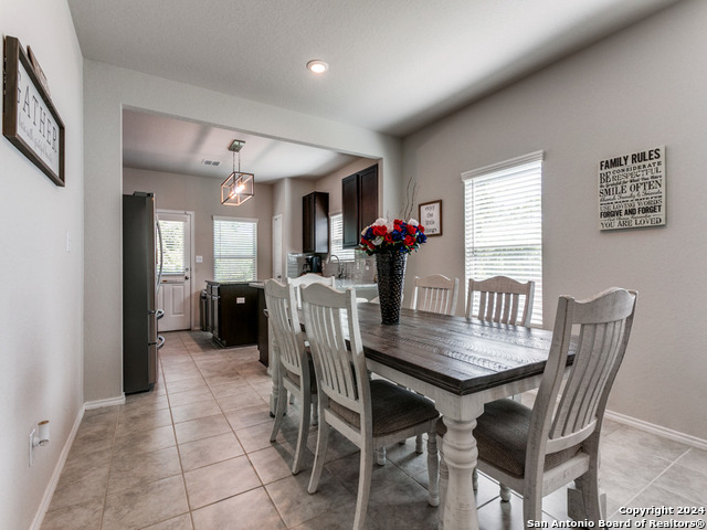 5306 Riley Way, Saint Hedwig, Texas image 1