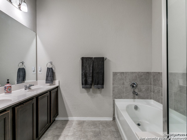 5306 Riley Way, Saint Hedwig, Texas image 16