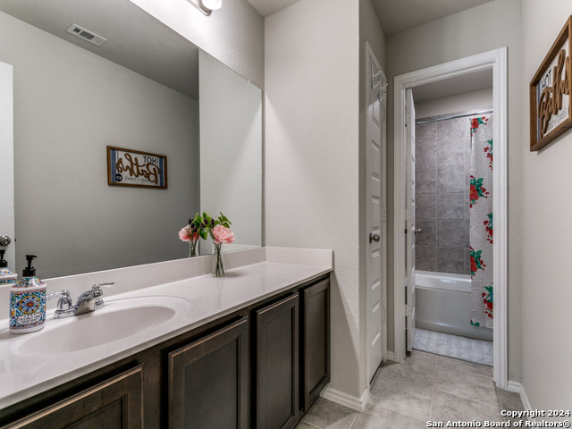 5306 Riley Way, Saint Hedwig, Texas image 23