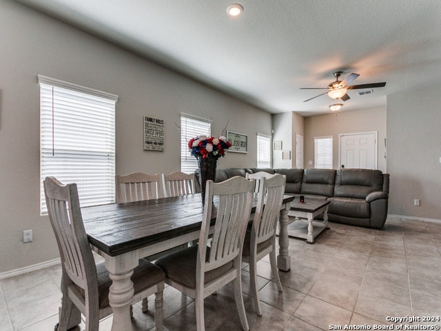 5306 Riley Way, Saint Hedwig, Texas image 7