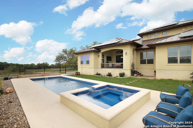 5664 Dry Comal Dr, New Braunfels, Texas image 1