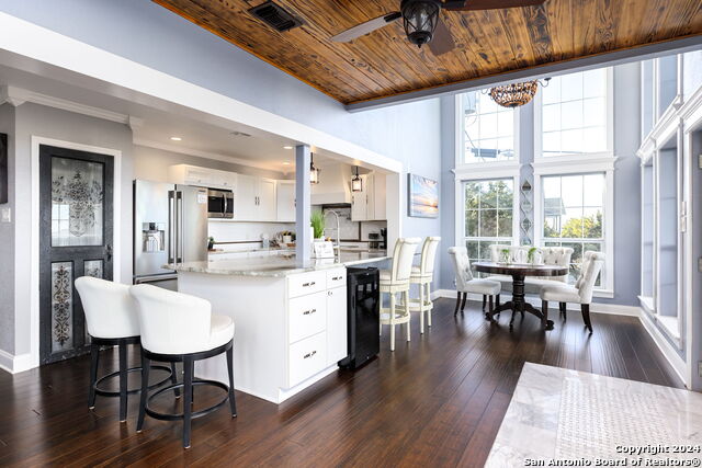 1075 Colleen Dr, Canyon Lake, Texas image 3