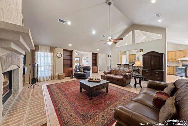 341 River View Dr, Johnson City, Texas image 8
