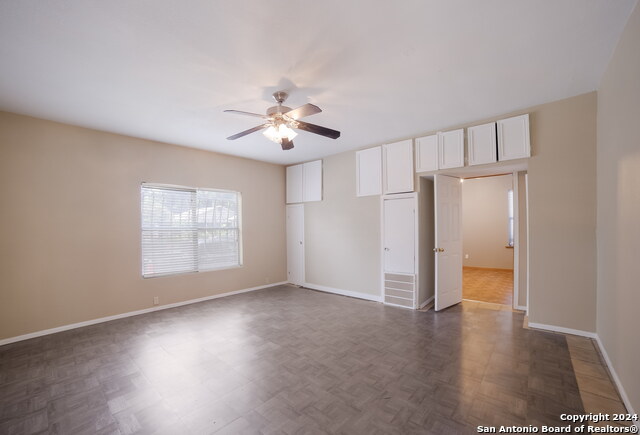 631 E Mistletoe Ave, San Antonio, Texas image 12