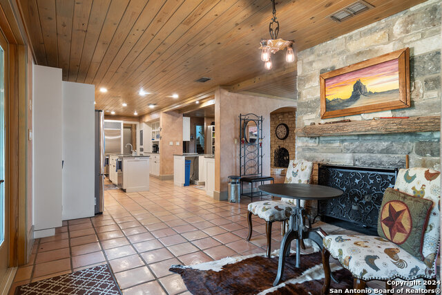 25242 Paleface Lake, SPICEWOOD, Texas image 10
