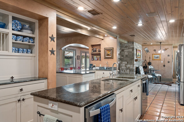 25242 Paleface Lake, SPICEWOOD, Texas image 13