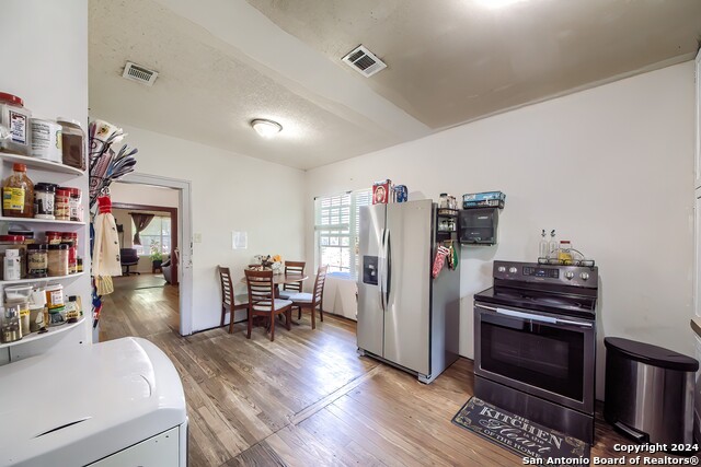737 E Park Ave, San Antonio, Texas image 21