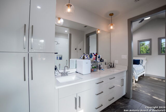 1132 W Mistletoe Ave #102, San Antonio, Texas image 26