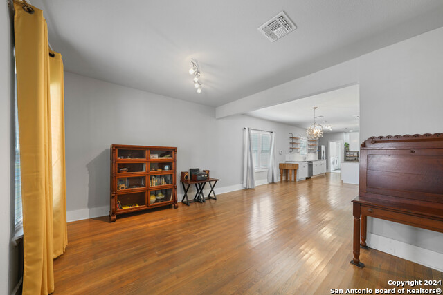 1031 Schley Ave, San Antonio, Texas image 10