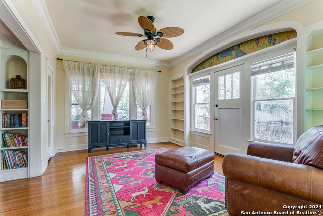 614 E Park Ave, San Antonio, Texas image 9