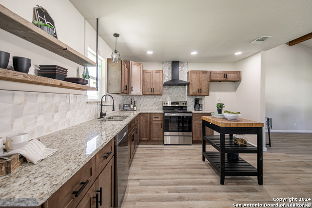 616 E Hummingbird Dr, Canyon Lake, Texas image 15