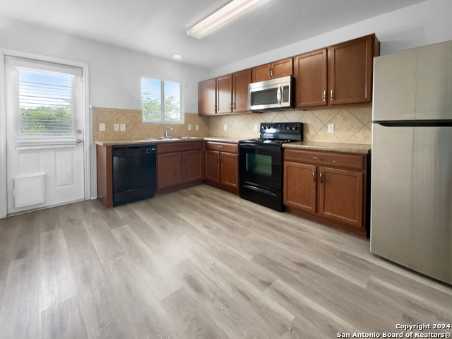 9534 Lookover Bay, Converse, Texas image 9