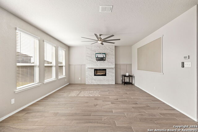 2448 Hiddenbrooke Trace, Seguin, Texas image 3