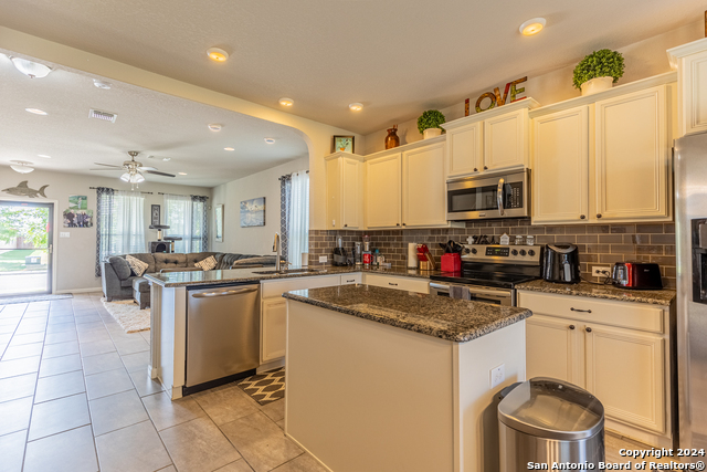 963 Pumpkin Rdg, New Braunfels, Texas image 12