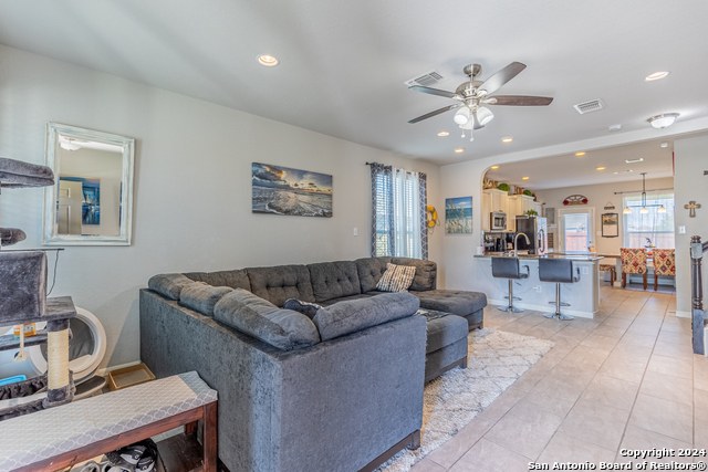 963 Pumpkin Rdg, New Braunfels, Texas image 5