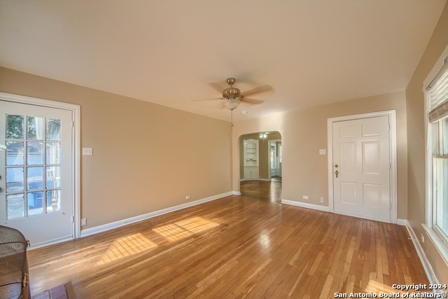 1118 Bailey Ave, San Antonio, Texas image 2