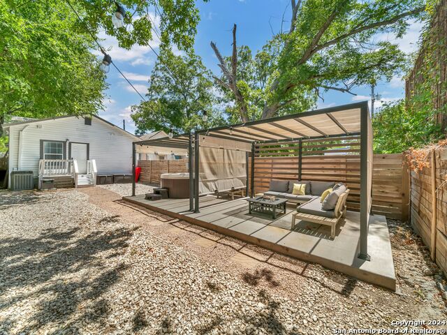 1007 N Cherry St, San Antonio, Texas image 21