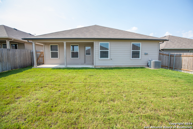 832 Pronghorn Trl, Seguin, Texas image 25