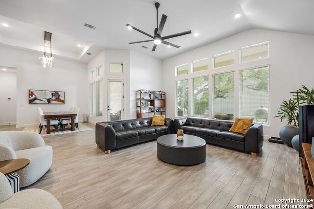 135 Bedford Drive, SPICEWOOD, Texas image 21