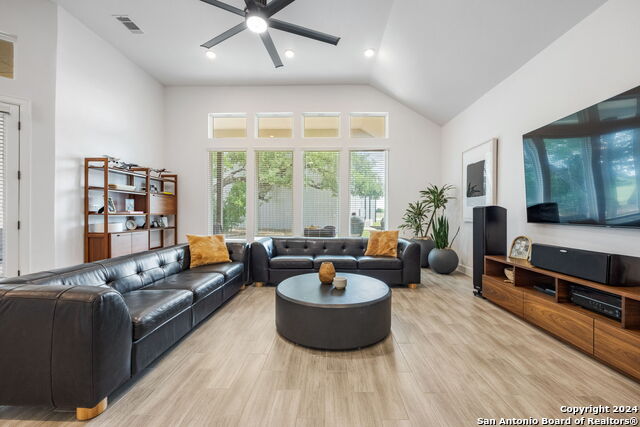 135 Bedford Drive, SPICEWOOD, Texas image 22