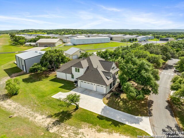 135 Bedford Drive, SPICEWOOD, Texas image 37