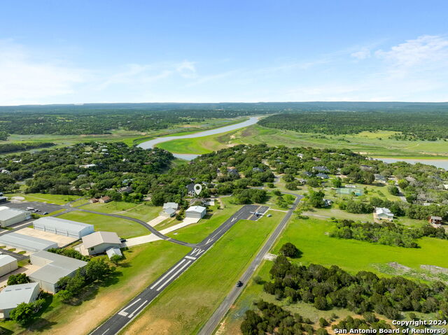 135 Bedford Drive, SPICEWOOD, Texas image 40