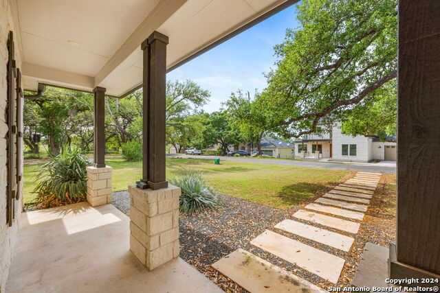 135 Bedford Drive, SPICEWOOD, Texas image 6