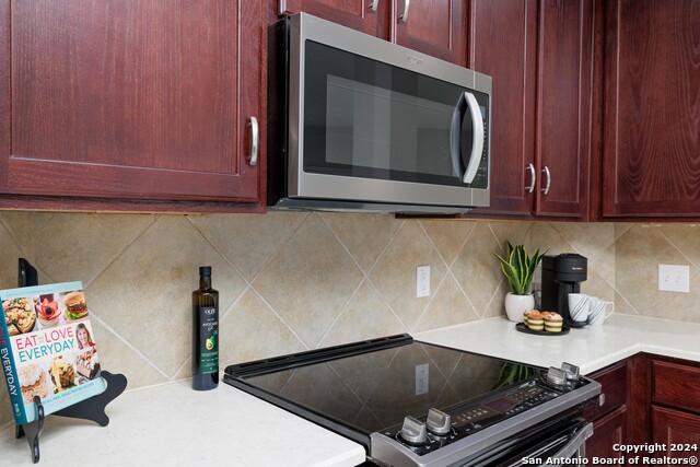 406 Primavera Loop, Kyle, Texas image 3