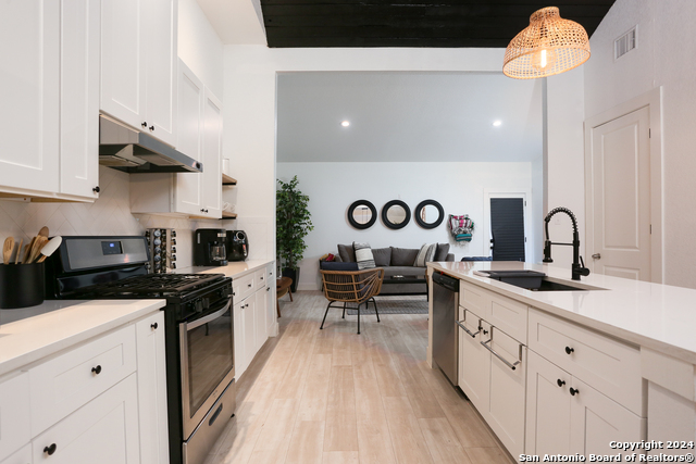 1211 S Pine St, San Antonio, Texas image 8