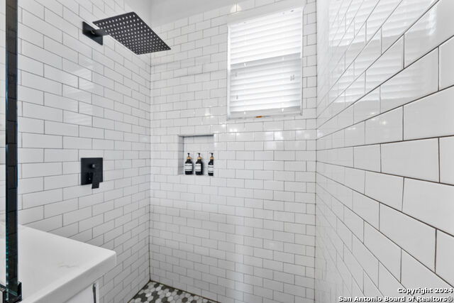 410 N Olive St, San Antonio, Texas image 37