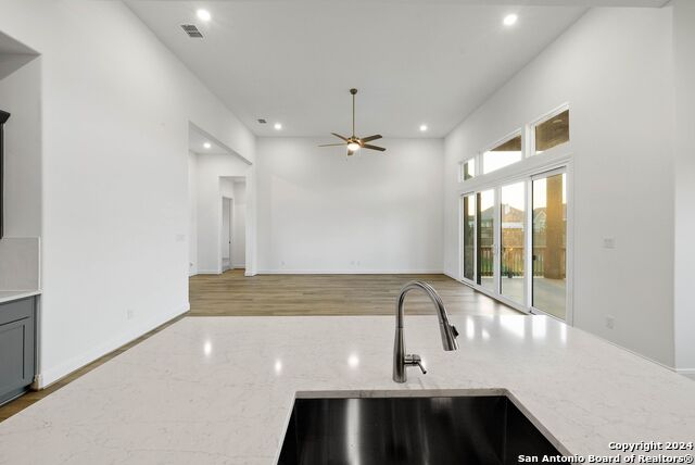 124 Woodbridge Dr, La Vernia, Texas image 11