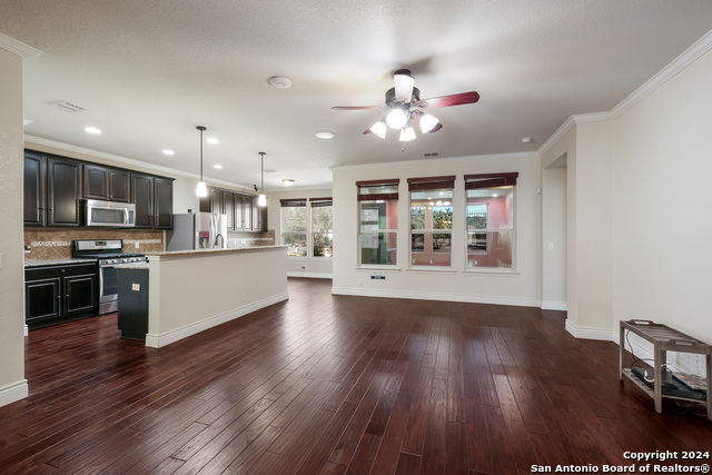 4830 W Sunrise Beach, San Antonio, Texas image 9