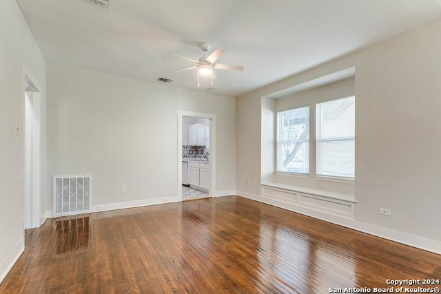906 Bailey Ave, San Antonio, Texas image 10