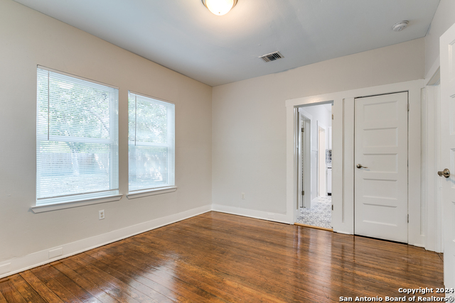 906 Bailey Ave, San Antonio, Texas image 22