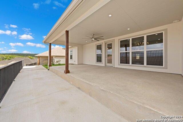 2005 Valencia, Kerrville, Texas image 25