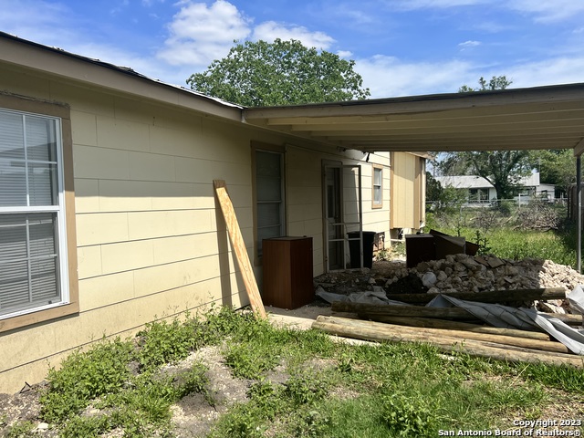 1714 Constantinople St, Castroville, Texas image 4
