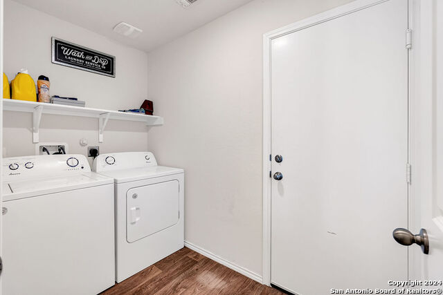 232 Middle Green, Floresville, Texas image 7
