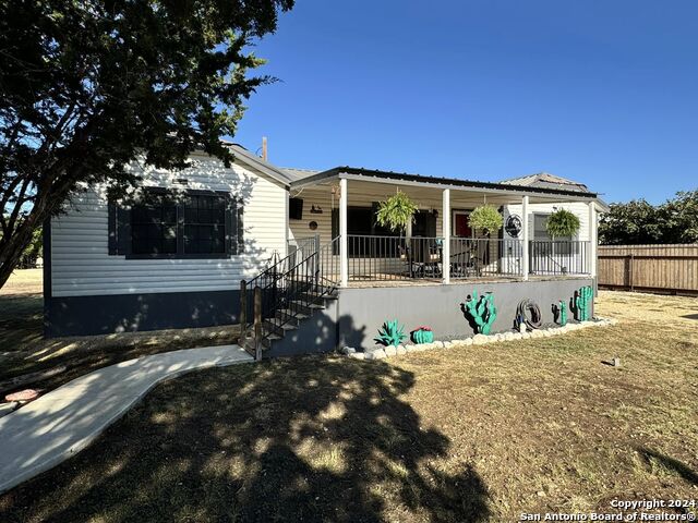 464 Jim Davis Place, Leakey, Texas image 4