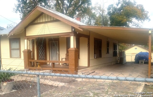 311 Burleson St, San Antonio, Texas image 2