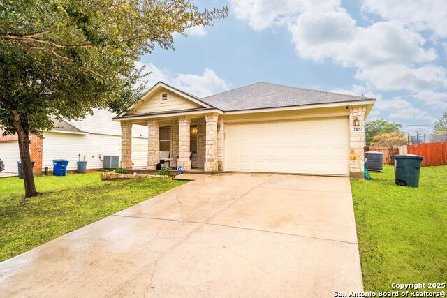 2422 Fayette Dr, New Braunfels, Texas image 2