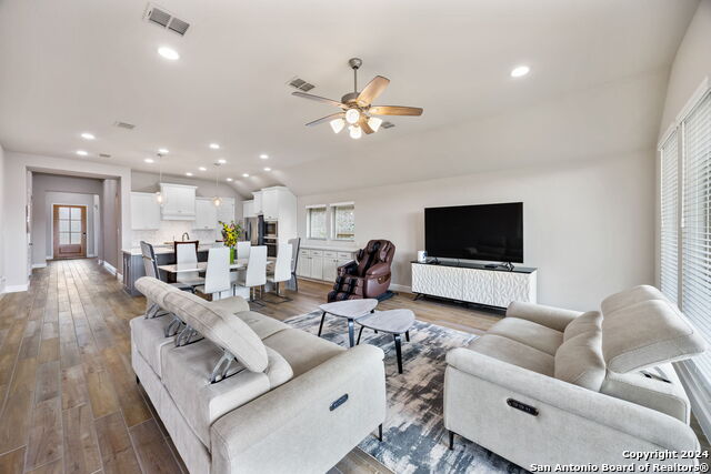9328 Trestle Creek, San Antonio, Texas image 8