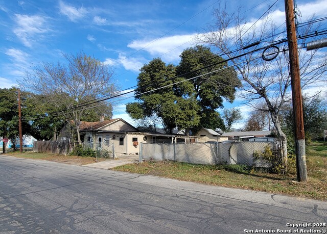 202 Bailey Ave, San Antonio, Texas image 8