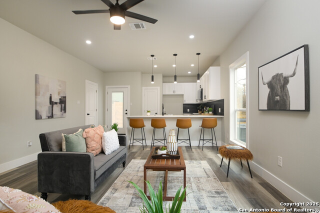 803 Indiana St, San Antonio, Texas image 2