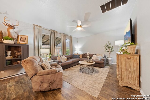 3556 Vuitton, Bulverde, Texas image 4