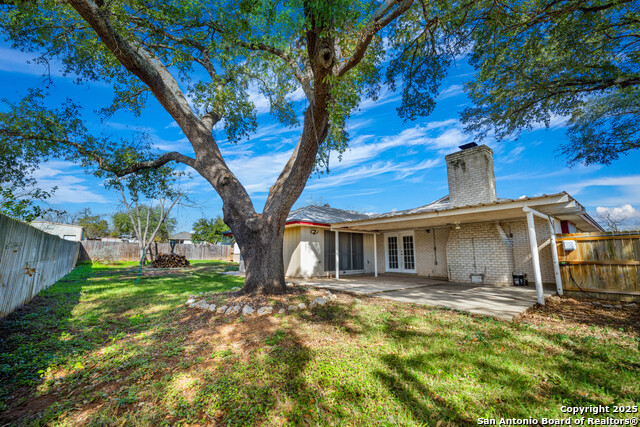 1305 G St, Floresville, Texas image 3