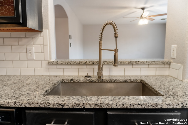 1219 Autumn Moon, San Antonio, Texas image 8
