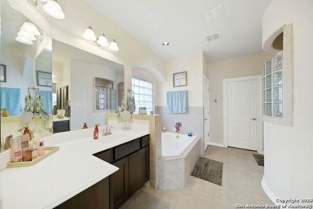 8211 High Noon Way, San Antonio, Texas image 22