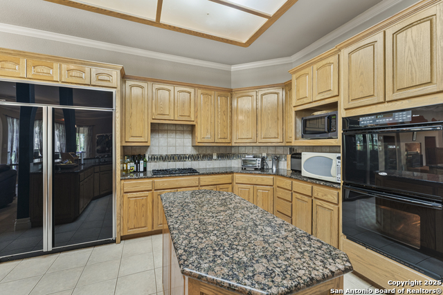 203 Geddington, Shavano Park, Texas image 20